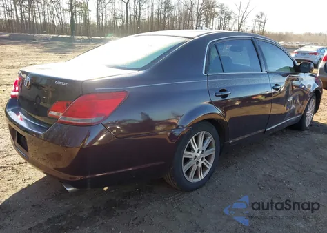 2006 Toyota Avalon Limited z USA, uszkodzony, nr VIN 4T1BK36B26U152114